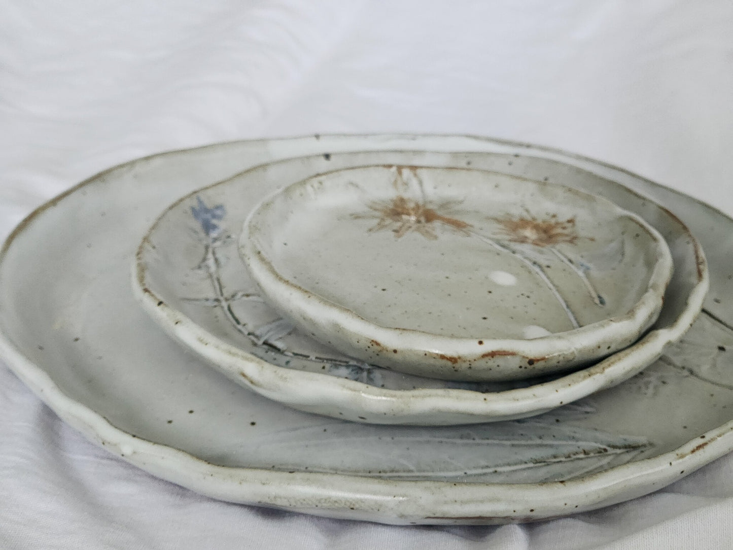 White Mountain Botanical Plate Set