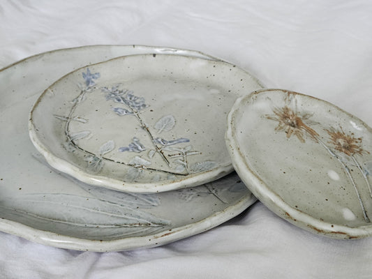 White Mountain Botanical Plate Set